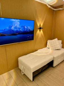 Venice Luxe Homey Studio , pool, sauna, Canal mall