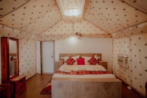 G R Desert Camp & Safari