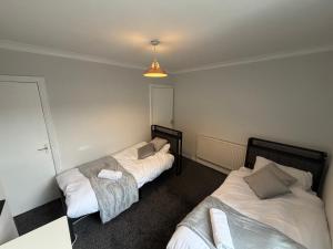 Comfortable 2BR House Great Location