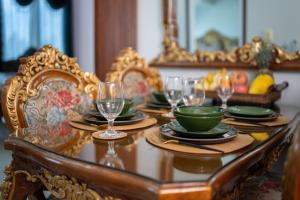 Casa Mira Royal 2BR Luxury Full Suite