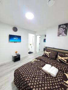 SwitHome Properties Cozy Suite With Pond View, Near YEG Airport