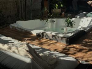 Casa n e g r a guest room