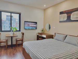 Serene Studio Modern Comfort in Local Alley