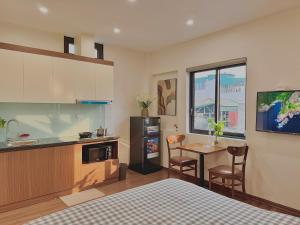 Serene Studio Modern Comfort in Local Alley