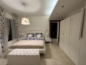 Fully 2 bedrooms apartment for rent in Um Ithaina