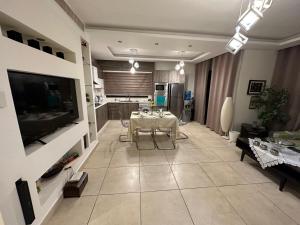Fully 2 bedrooms apartment for rent in Um Ithaina