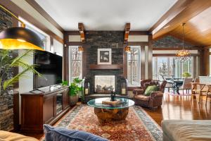 Fortunato Lottery Dream Home, Theatre & Spa Bath