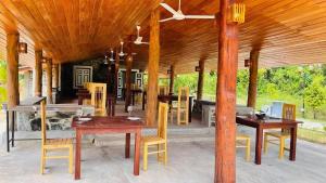 The Lark Resort , Induruwa