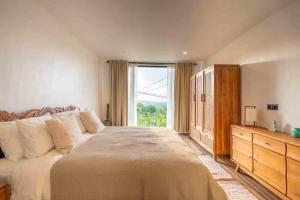 Villa Solu 3BR Med Escape Pool & Sunset Views