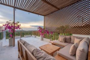 Villa Solu 3BR Med Escape Pool & Sunset Views