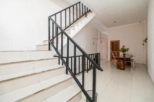 RedDoorz at Fella Homestay Glugur Medan