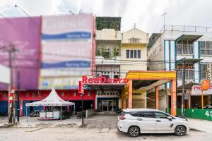 RedDoorz at Fella Homestay Glugur Medan