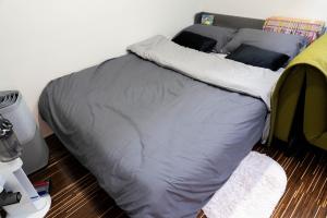 Right in front of Koreatown Maximum 8 people 9-minute walk from Tsuruhashi Station Direct access to Osaka and Namba