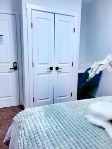 Cozy Room 2 with Private Entrance