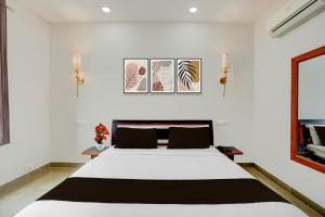 Super Townhouse by OYO Cosmo Mall Zirakpur Formerly R K Residency