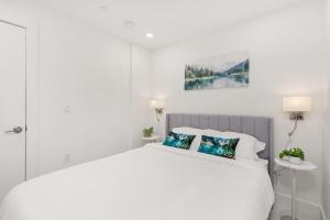 New and Modern 2 Bedrooom Basement