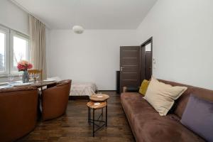 Bright Air-Conditioned Studio with Place for Remote Work by Noclegi Renters