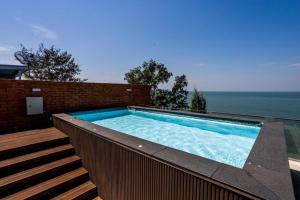 Sandbox Beachfront Villa 6