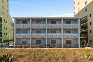 Oceanfront 3BR • Balcony Views • Dog Friendly • Blue Mist 201