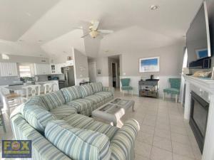 2nd Street OceanView 4 Bedroom Duplex with Parking