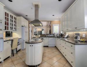 Cozy Huge Primary Suite Near UBC YVR Airport
