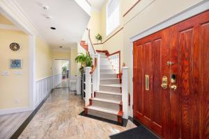 Cozy Huge Primary Suite Near UBC YVR Airport