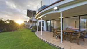 Sea and Sunset - Absolute Beachfront