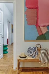 4BR Athens Gem Balcony & Stunning City Views