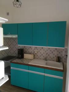 Old Port Apartment - Towers View