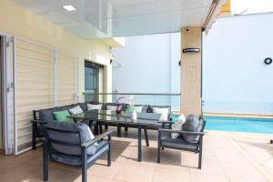 August Villa Málaga. Relax Playa Piscina Coworking
