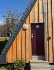 Couples Cabin with Loch & Mountain Views - Quiet Location between Glencoe & Ben Nevis