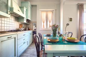 Vicino al Centro e al Mare con Balcone, WiFi e AC