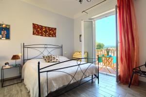 Vicino al Centro e al Mare con Balcone, WiFi e AC