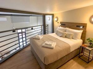 Urban Loft Athens Exclusive Group Stay