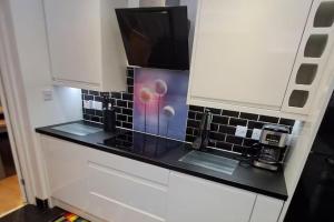 Parking - Garden - WiFi - Sleeps 4