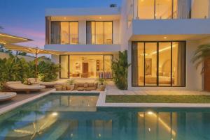 Luxe 4BR Villa Sunken Lounge Pool & Bathtub