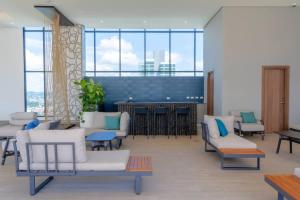 Corporate Rental Loft with Panoramic Ocean Views U2606