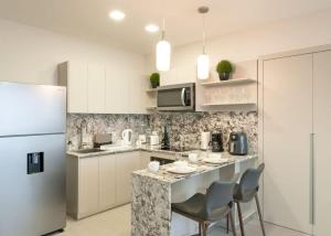 Studio Rental Overlooking Greenery in Panama City U2808