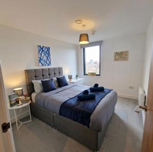 Luxury Canal Facing 2BR Mailbox Free Parking