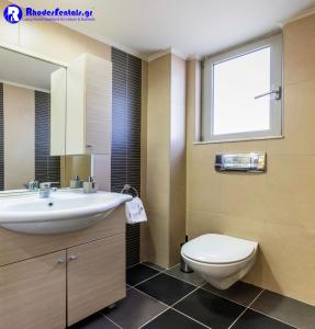 Rhodes Central Suite