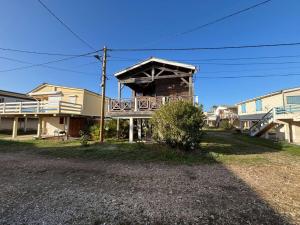 AIG 195 Chalet loft en bois massif avec terrasse et vue mer