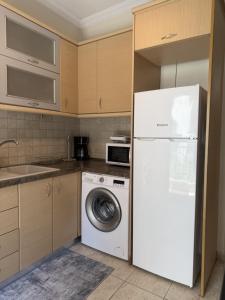 White Tulip Modern Apartment in Thessaloniki