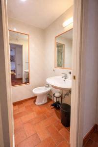 Dimora del Gonfalone, Historical Residence in Rome