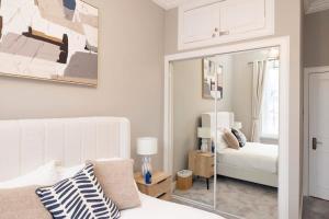 1 Bed in the heart of Grassmarket with Castle Views