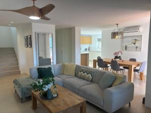 Villa Bonita La Cala 4BR Private Pool BBQ and Gym