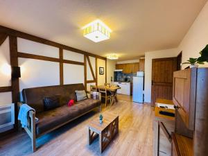 Appartements - PISCINE INTÉRIEURE Sauna - PARKING Privé Étage 1 - Centre Village - Résidence Cami Réal - avec LINGE et MÉNAGE de fin de Séjour Compris