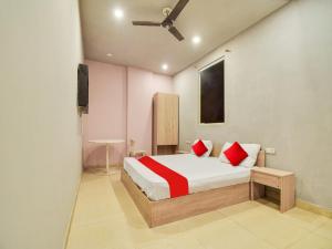 Super Hotel O D Plaza Near by Pitampura Metro Station