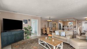 Pink Flamingo by the Sea AvantStay Walk to Beach Ocean Views Outdoor Dining Near Pier Park Panama City Beach