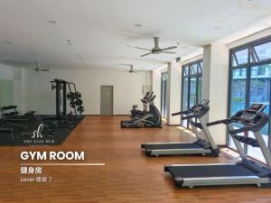 Core Soho Suites Sepang - Near to KLIA - KLIA 2 and Mitsui Outlet Park by The Stay Hub