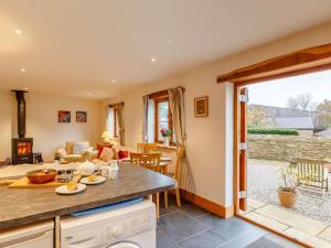 2 Bed in Kingsbridge oc-90024